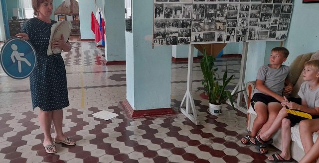 В доме культуры прошла познавательная программа \"Дорожные знаки\". Ребята приятно удивили своими знаниями.